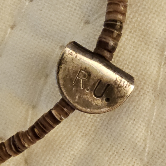 1980s Hand Carved Navajo Fetish Necklace by Navajo Artist Ron Upshaw - Picture 11 of 11